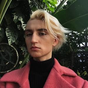 Meet your Posher, Riley